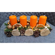 Advent composition in gold