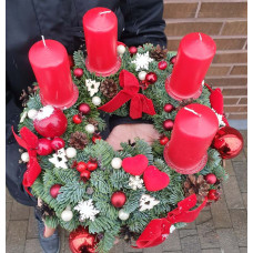 Adventes vainags sarkanos/baltos toņos