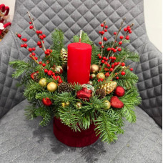 Red/gold Christmas candle in a box