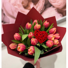Pušķis - Tulpes ar sarkanu sirdi