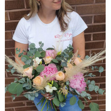 Bridal bouquet with peonies and pampa